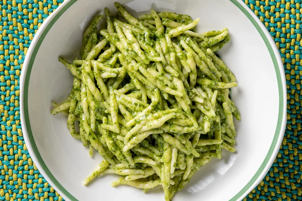 Pesto alla Genovese - la ricetta originale e i segreti per prepararlo 2